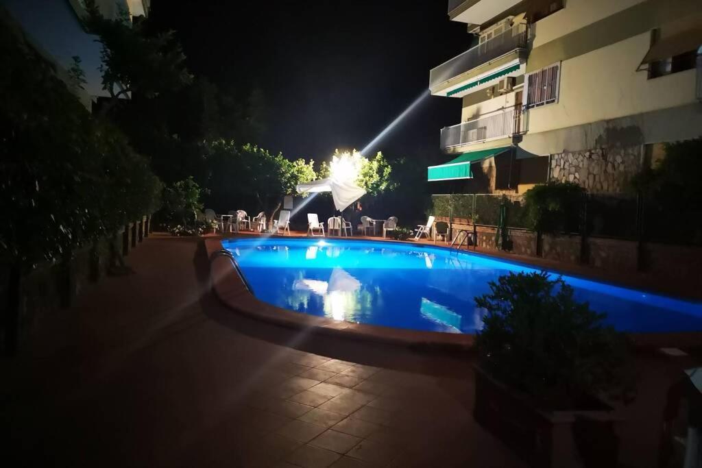 شقة Super Attico Vista Mare Con Piscina سورينتو المظهر الخارجي الصورة